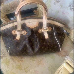 Authentic Louis Vuitton purse monogram